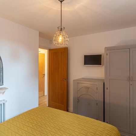 Luxury Chapel Apartment Within City Walls تشيستر المظهر الخارجي الصورة