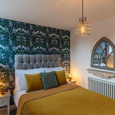 Luxury Chapel Apartment Within City Walls تشيستر المظهر الخارجي الصورة