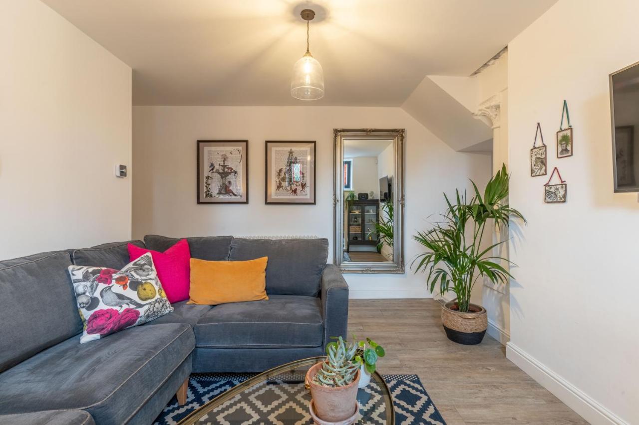 Luxury Chapel Apartment Within City Walls تشيستر المظهر الخارجي الصورة
