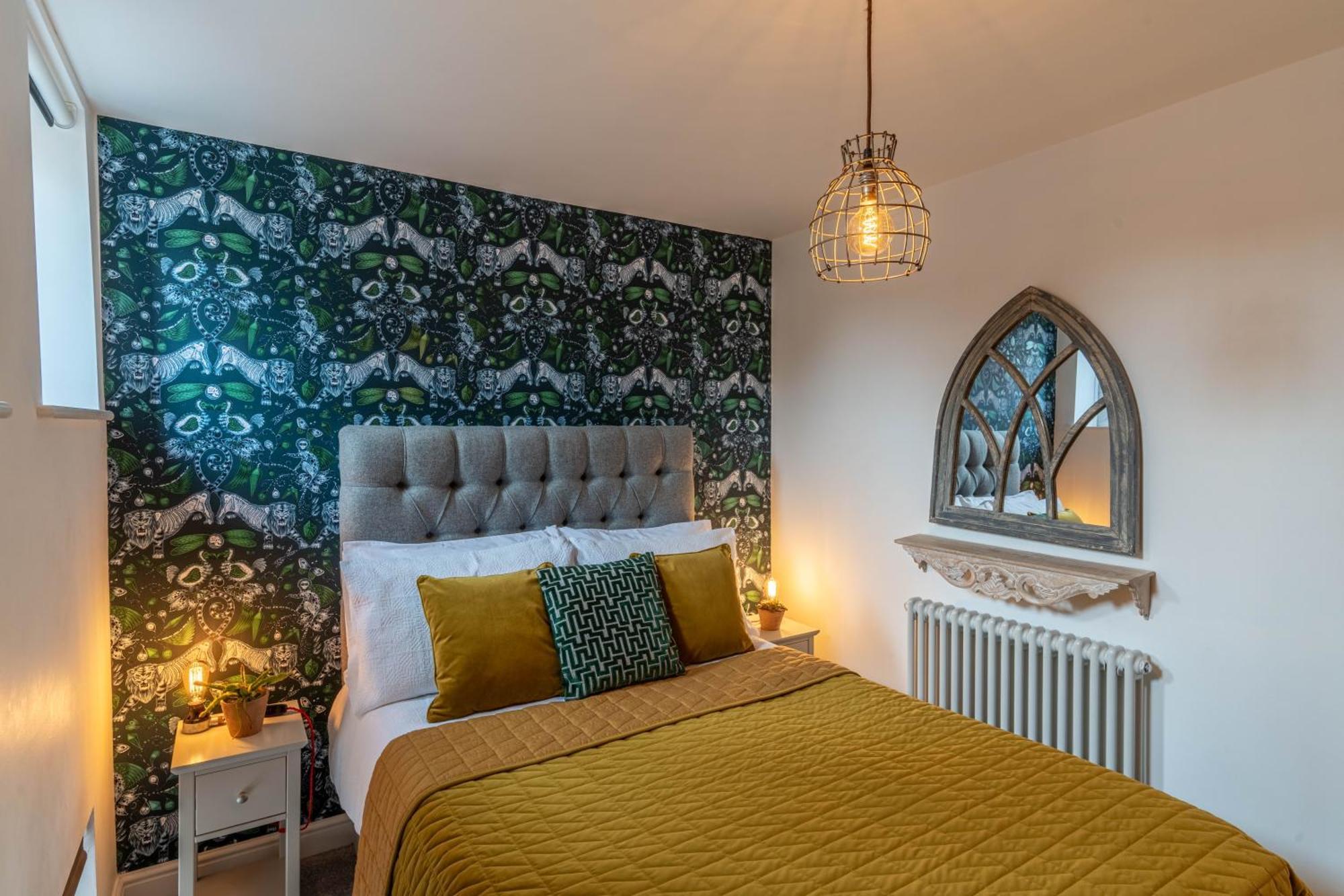Luxury Chapel Apartment Within City Walls تشيستر المظهر الخارجي الصورة